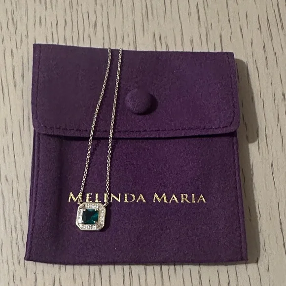 MELINDA MARIA The Gatsby Pendant - Picture 4 of 4